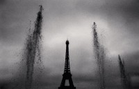 Eiffel Tower, Study 9, Paris, France. 1988 © Michael Kenna - musée Carnavalet Courtesy Galerie Camera Obscura